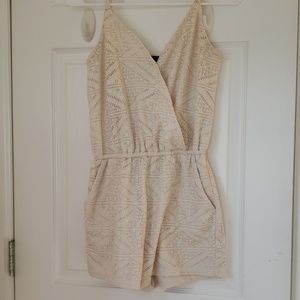 Cute romper, with POCKETS!